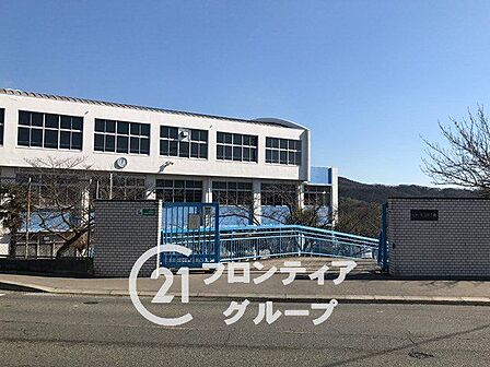 神戸市立塩屋中学校 徒歩4分。 260m