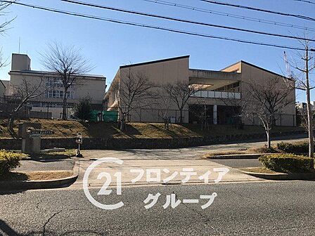 神戸市立太山寺中学校 徒歩13分。 1020m