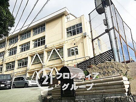神戸市立妙法寺小学校 徒歩1分。 30m