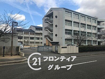 神戸市立井吹台中学校 徒歩8分。 620m