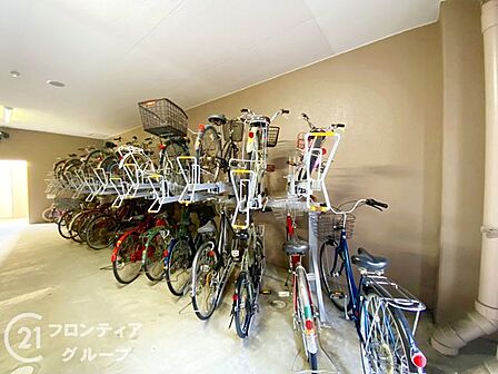 写真だけではわからない採光・広さ・周辺環境の実感は、実際に足を運んでみることが一番です。ご見学はいつでもご予約いただけます