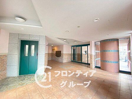 居住者専用の設備が整い、細やかな配慮が行き届いた共用空間はマンションならではの魅力です。安心のセキュリティに守られながら、機能的で快適なシティライフを思う存分に享受いただけます