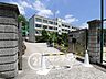 周辺：神戸市立伊川谷中学校 徒歩14分。 1070m