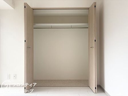 住まい選びは、価格や立地だけでなく、将来の暮らし方まで含めて考えることが大切です。今の段階で気になっていることを、まずスタッフに話してみてください