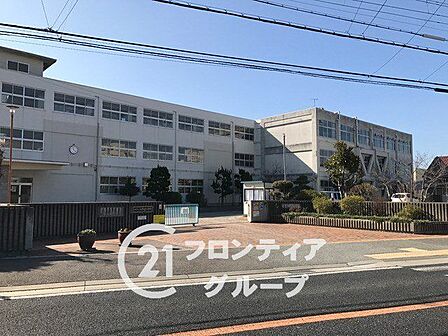 明石市立江井島小学校 徒歩5分。 330m