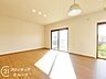 リビング/ダイニング：住まい選びは、価格や立地だけでなく、将来の暮らし方まで含めて考えることが大切です。今の段階で気になっていることを、まずスタッフに話してみてください
