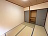 収納：６帖和室の押入れとなります♪