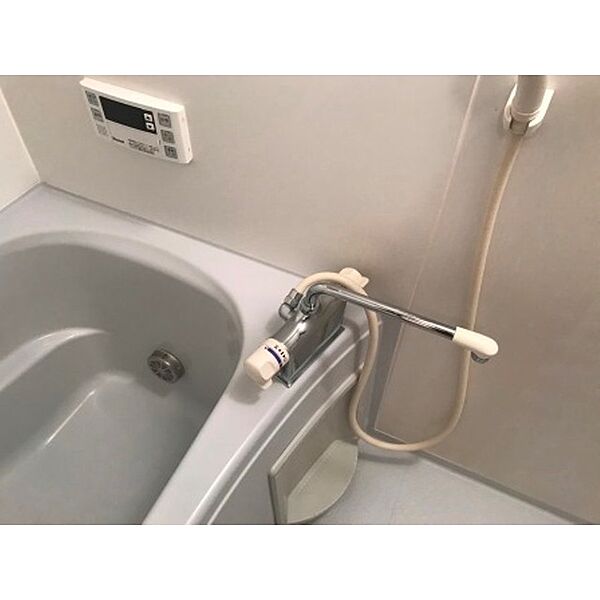 浴室：サーモ水栓付き