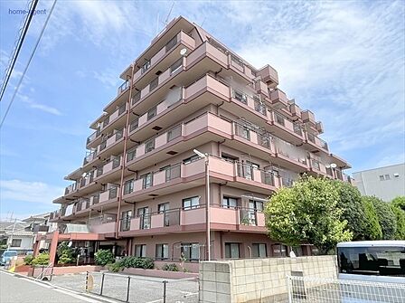 北東・北西の角住戸。リフォーム済みで綺麗なお部屋です。