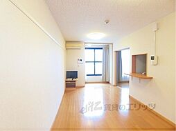 レオパレス清知 102 1階1LDKのリビング/ダイニング