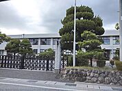 愛知川小学校まで450メートル