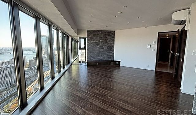 リビング/ダイニング ドゥ・トゥール　WEST棟 35階/-