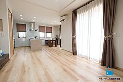 佐土原2丁目中古戸建 5LDKのリビング/ダイニング