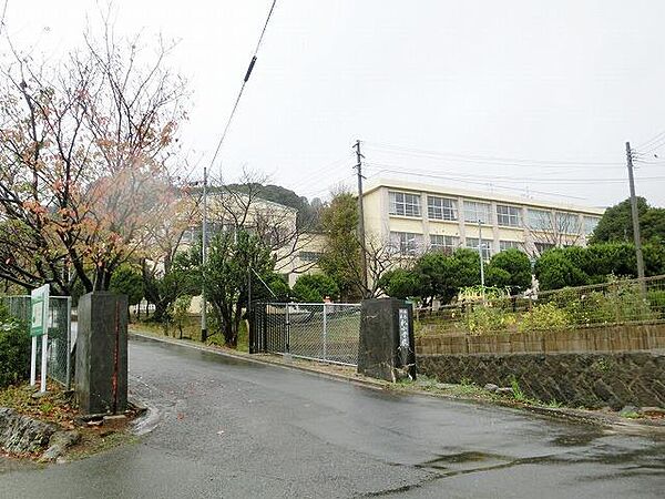 画像15:水巻町立杁小学校(320m)