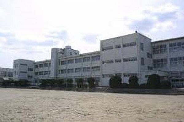 画像7:賀町立遠賀中学校(1、500m)