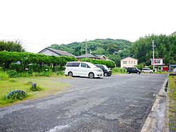 8 / 9