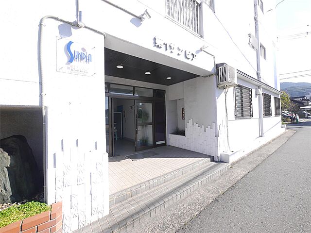 9 / 16