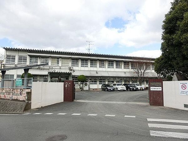 画像16:上津役中学校(1、020m)