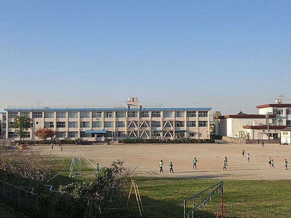画像15:中間小学校(1、100m)