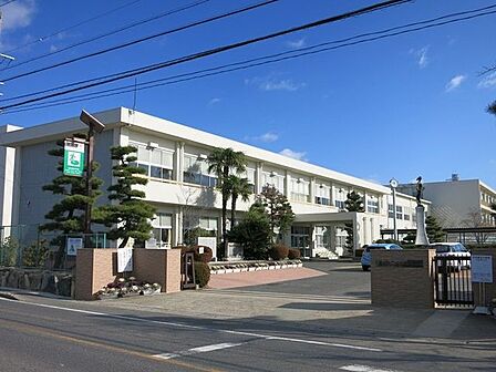 豊田市立崇化館中学校 2370m