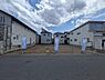 外観：キレイな整形地が見える更地。ここから全2棟建築が始まります。