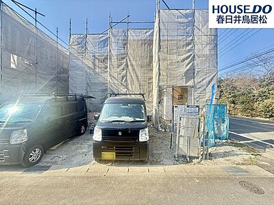 外観：◇1月24日撮影　外観写真◇上田楽町の閑静な住宅街に全3棟で新築戸建ての登場です！電気施錠タグキー搭載で鍵の開け閉めが楽々♪宅配BOX完備で不在時の荷物も受け取れます♪