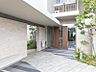 エントランス：日々の生活を快適にお過ごしいただける工夫や便利な住宅設備が揃っております♪