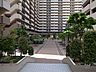 周辺：敷地中央にある広場