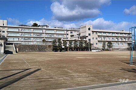 西山小学校[公立]の外観