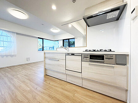 ◆約15.8帖の開放感あるLDKが魅力です♪◆二面バルコニーの角部屋につき陽当り・風通し良好♪