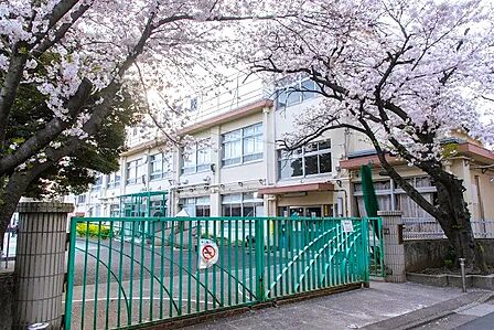 豊島区立 西巣鴨小学校 (徒歩10分)