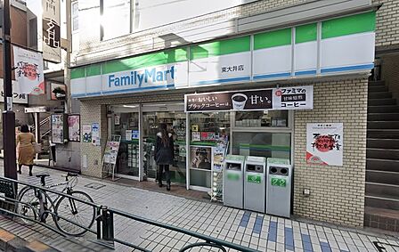 ファミリーマート 東大井店　徒歩2分です。