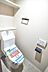 トイレ：温水洗浄機能付トイレに上部収納付です。