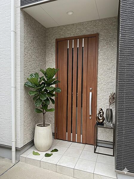 玄関を拡大表示