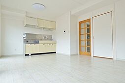 アベニューもも 2階1LDKのリビング/ダイニング