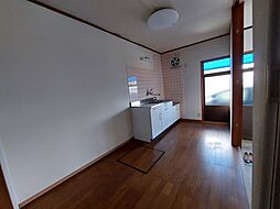 西大寺東貸家 3DKのリビング/ダイニング