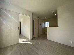 アマン・タツ 2階1LDKのリビング/ダイニング