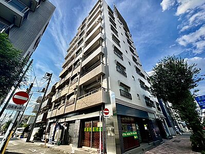 外観：飽きのこないシンプルモダンな外観です。