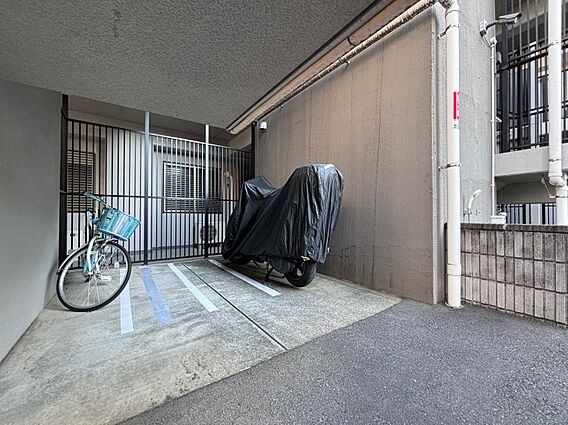 駐輪場も綺麗に...
