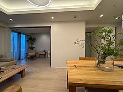 伸びやかな空間のなかで、ゆったりとしたひとときを過ごせます。