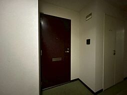 清潔感のある落ち着いた雰囲気の玄関です。