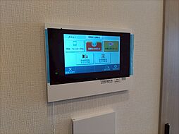 誰が来てもわかる様にモニター付きインターホンを設置。