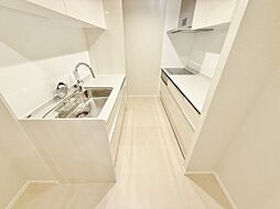 使いやすくスタイリッシュなキッチン空間になっております。