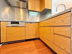 開放感のあるキッチンスペース。調理をしながら、会話も弾みそうですね。