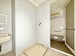 十分な広さの脱衣所。