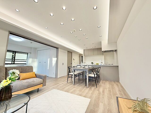 リビング/ダイニング グランイーグル千歳船橋 2階/-