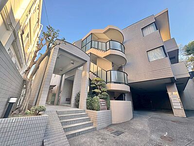外観：飽きのこないシンプルモダンな外観です。