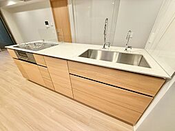 使いやすくスタイリッシュなキッチン空間になっております。