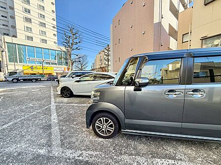 駐車スペースが嬉しいですね。※空き状況は都度ご確認下さい。