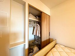 家電やスーツケース、ストック品など何でも片付く嬉しい空間です。